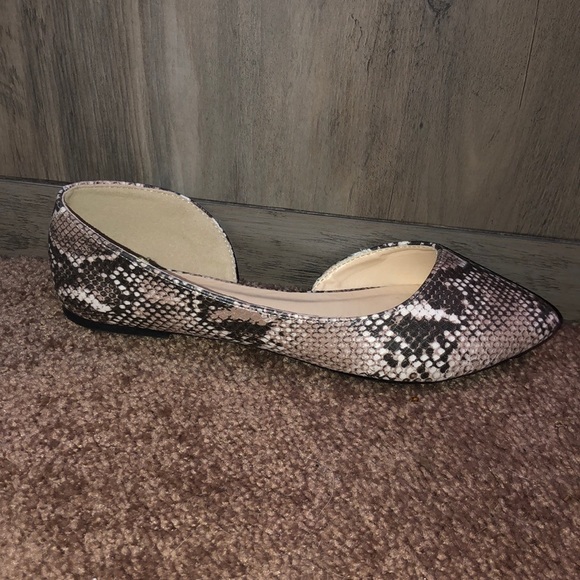 flats - Picture 3 of 3